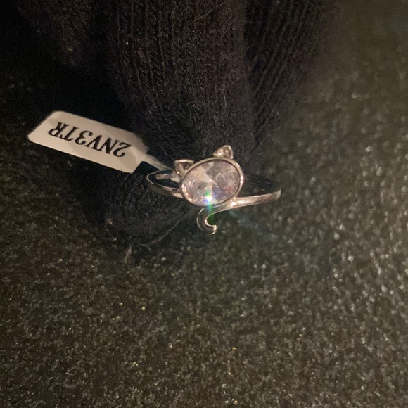 🌟2/$25 🎁 NWT 🐈‍⬛Cat ring from charmed aroma - Picture 12 of 12